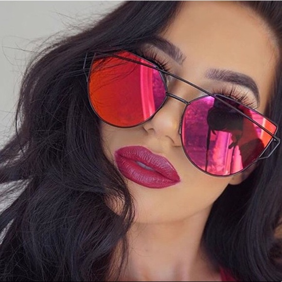 Accessories - Mirrored cat eye sunglasses